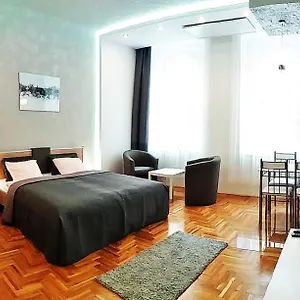 Unique Town Apartment. Clear Comfort. Apartament Budapeszt