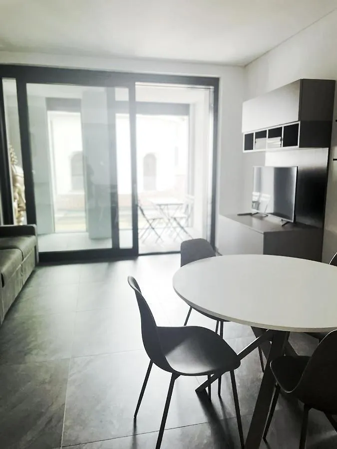 Bergamo Sottosopra Gold Apartment